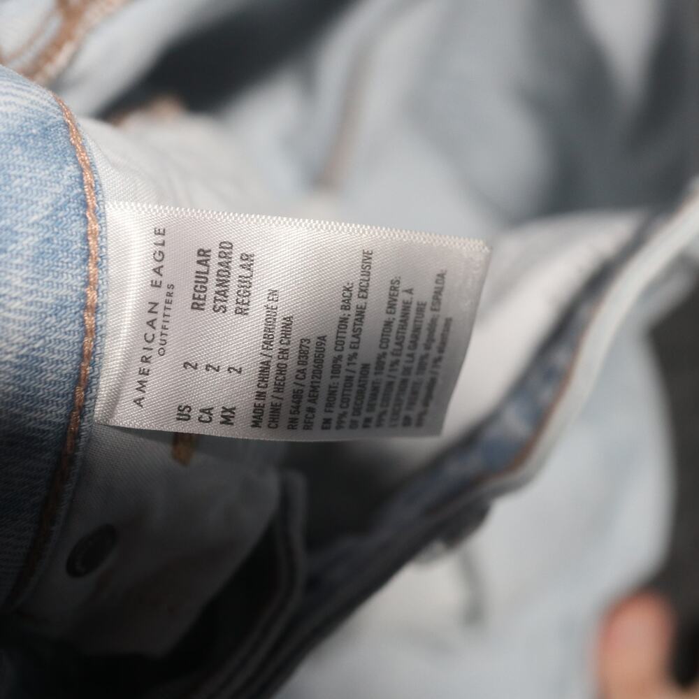 American Eagle Light Wash Mom Jeans - Picture 2 of 8